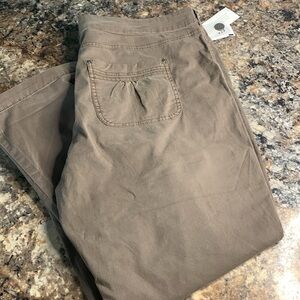 Mid rise 98% cotton brown casual pants NWT